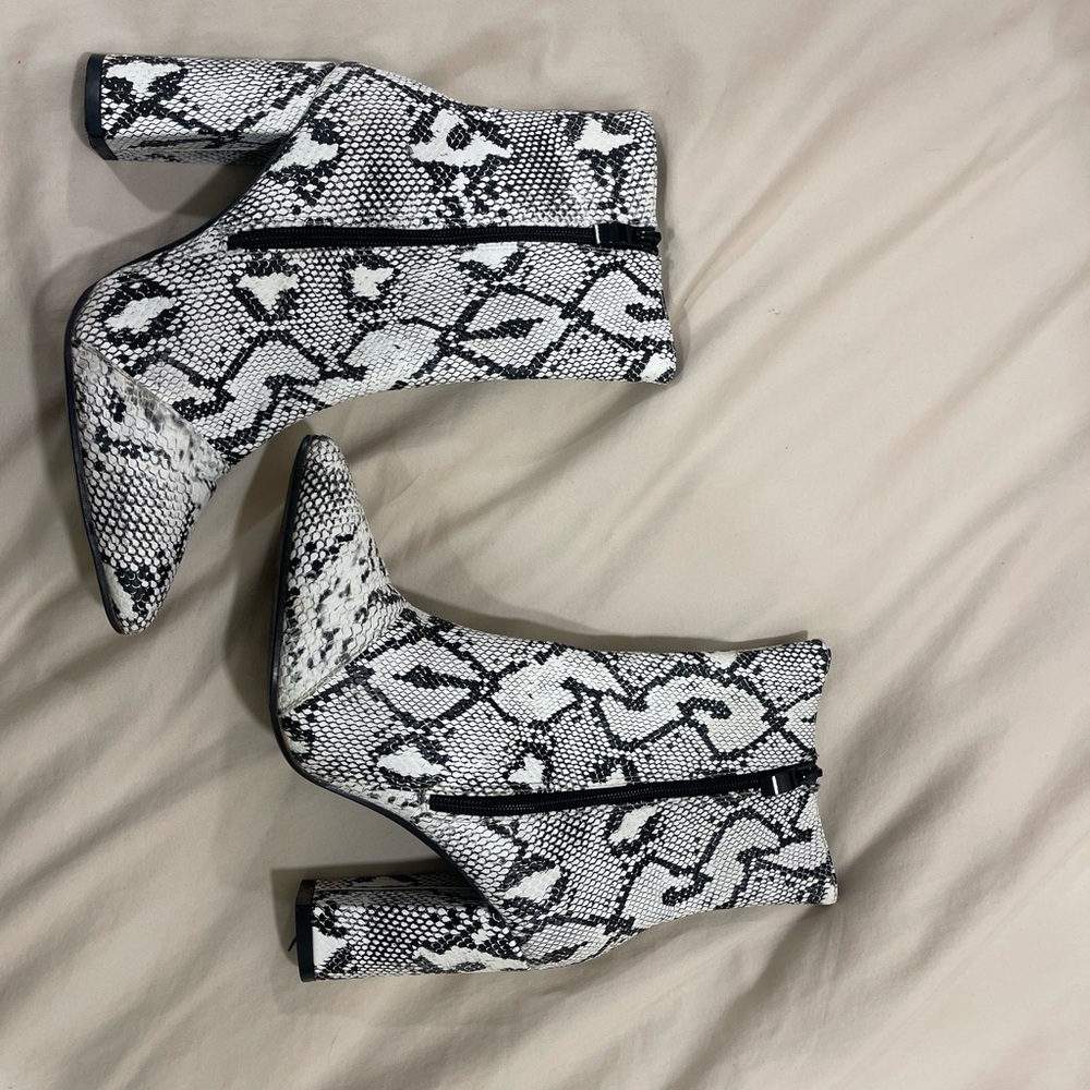 Stylish Snake Print Ankle Boots